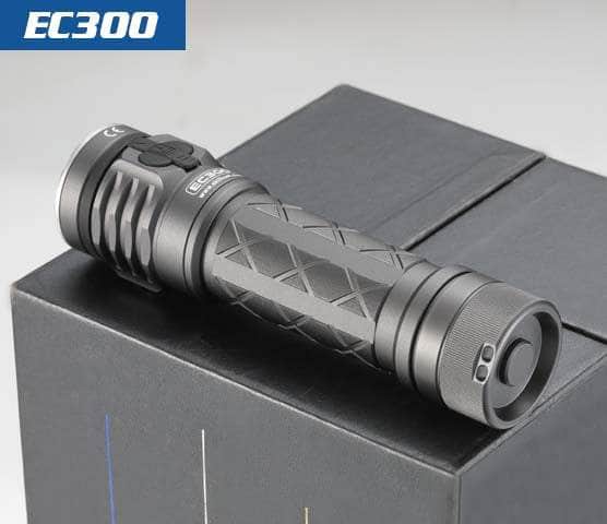 Skilhunt EC300 RGBW Multi-color 21700 Rechargeable LED flashlight